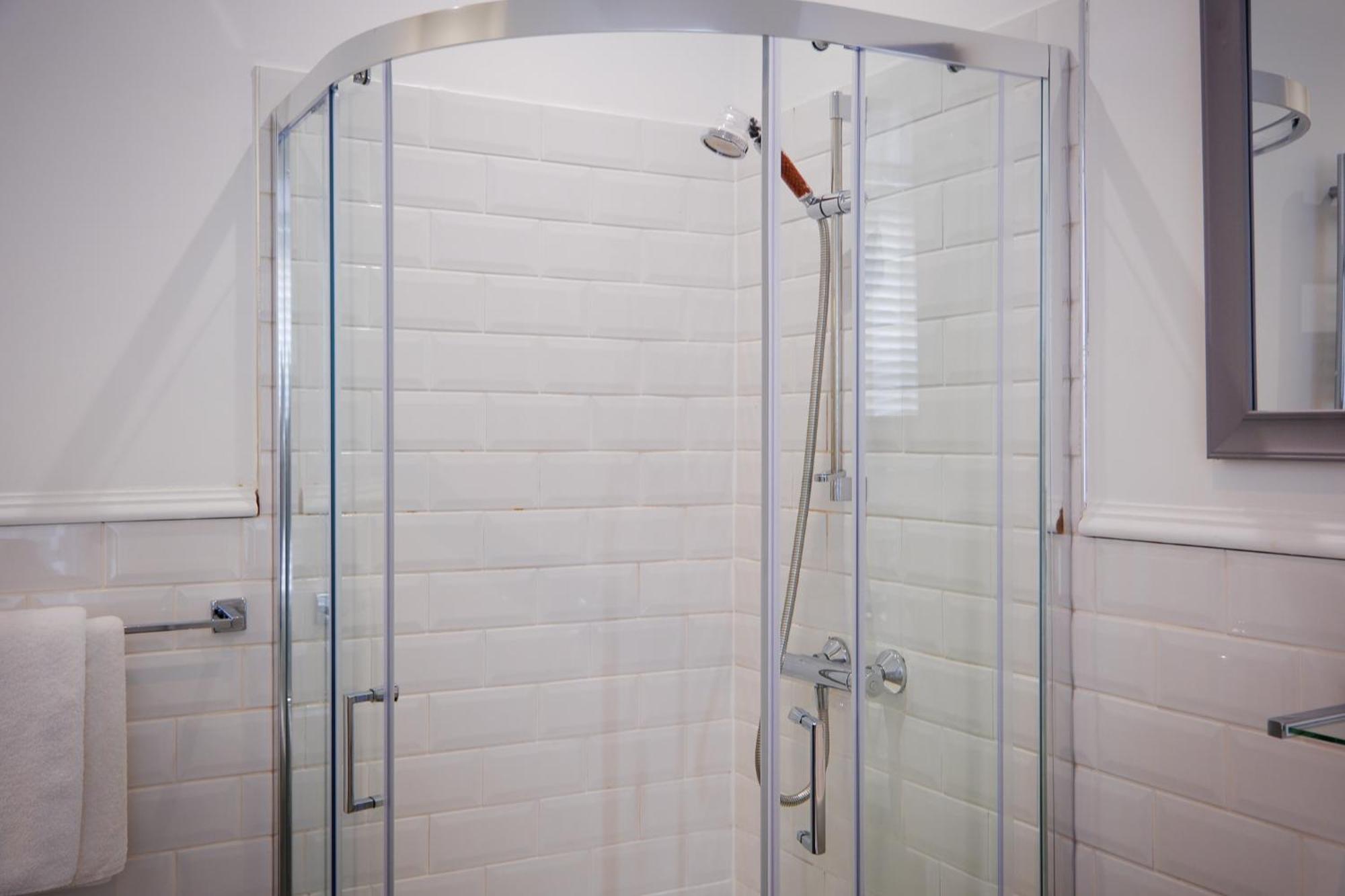 The Glen Mhor Apartments Inverness Ngoại thất bức ảnh